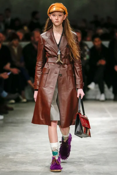 Look 7